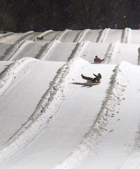 8 Snow Tubing Spots Around NJ For Winter Fun Chicago Snow, Chicago Bucket List, Mountain Vibes, Snow Machine, Winter Resort, Snow Tubing, Winter Bucket List, Winter Mountain, Cute Puppy Videos