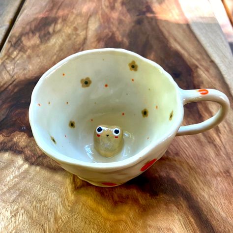 Diy Pottery Painting, Ceramic Frogs, Diy Mugs, Clay Diy Projects, Handmade Cups, Keramik Design, Pottery Gifts, Slab Pottery, Clay Mugs