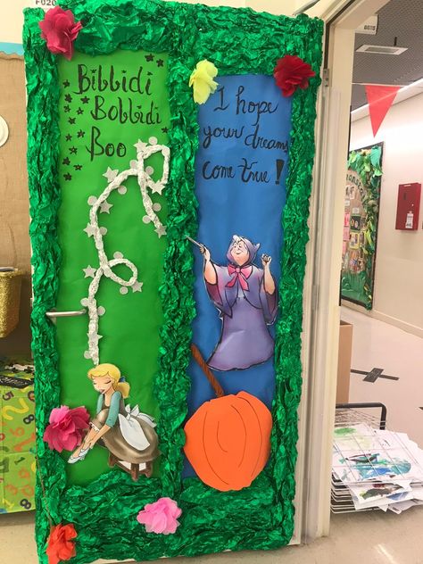 World Book Day Decorations, World Book Day Door Display, Book Door Decorations, Candyland Classroom, Door Decoration For Preschool, Classroom Door Displays, Balloons Decor, Dr Seuss Week, Library Themes