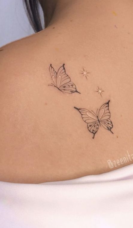 Unique Butterfly Tattoo Creative, Mom Daughter Tattoos, Unique Butterfly Tattoos, Ear Tattoo Ideas, Chic Tattoo, Butterfly Tattoos For Women, Girls Tattoo, Disney Tattoo, Butterfly Tattoos