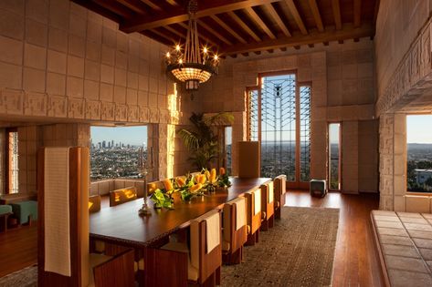 Ennis House, Frank Lloyd Wright Design, Frank Lloyd Wright Homes, House Dining Room, Revival Architecture, Los Angeles Homes, Frank Lloyd, Lloyd Wright, Frank Lloyd Wright