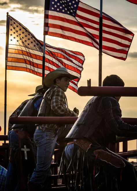 Rodeo Quotes, American Patriotism, Rodeo Time, Blue Friday, Country Backgrounds, Country Girl Life, Rodeo Cowboys, Living Vintage, Rodeo Life