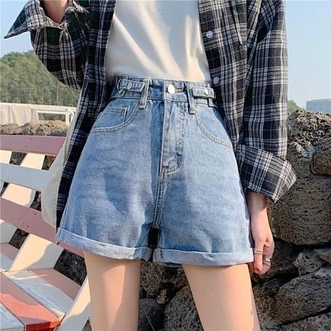 309fee4e541e51de2e41f21bebb342aadesc36600611ri Short Outfits Korean, Ulzzang Outfit, Jeans Female, Shorts Plus Size, Outfit Korean, Fashion Shorts, Female Shorts, Shorts Denim, Blue Denim Shorts