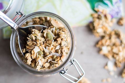 Toasted Coconut Granola Smoothie Bowls, Homemade Granola, Toasted Coconut, Smoothie Bowl, Granola, Acai Bowl, Yogurt, Smoothie, Plant Based