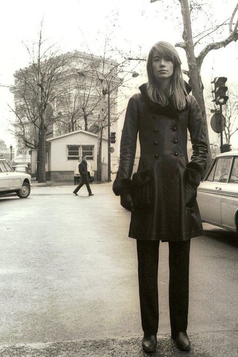 Francoise Hardy Style, Francois Hardy, Mod Outfits, Beatnik Style, Decades Of Fashion, 70 Fashion, Francoise Hardy, French Collection, French Girls