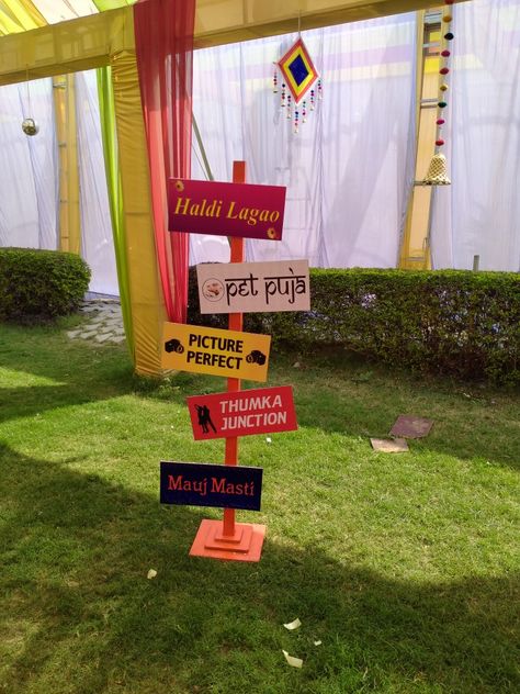 Shadi Wala Ghar Welcome Board, House Decorating Ideas For Wedding, Haldi Quotes, Haldi Banner, Banner Design Diy, Rajasthani Decor, Graphic Signage, Holi Event, Mehandi Ceremony