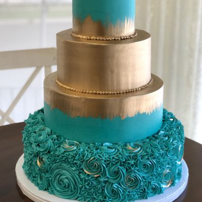 Cyan And Gold Wedding Theme, Teal And Gold Cake Ideas, Coral And Turquoise Wedding Cake, Turquoise And Gold Wedding Decorations, Rose Gold And Turquoise Wedding Theme, Turquoise And Gold Birthday Party Ideas, Teal And Gold Birthday Party Decoration, Teal And Gold Wedding Cake, Teal Blue And Gold Wedding