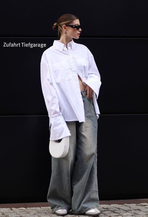 Street Style 2023, Oversized White Shirt, Denim Street Style, White Shirt Outfits, Everyday Casual Outfits, Color Combinations For Clothes, Fashion Forms, G 5, Style 2023