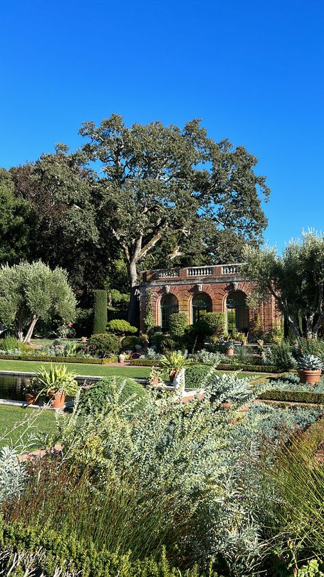 Filoli Gardens | sf | bay area | California | garden | architecture | fall garden | green room | sun room | pool house | Filoli Gardens, Garden Grove California, Citrus Grove, Bay Area California, California Garden, Missouri Botanical Garden, Garden Grove, Fall Garden, Garden Architecture