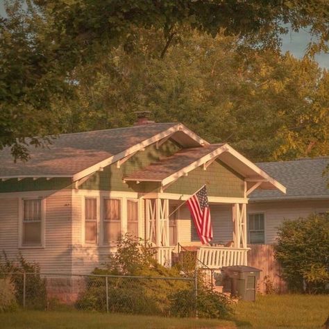 Vintage Americana Aesthetic, Southern Aesthetic, 90s House, Americana Aesthetic, Nostalgia Aesthetic, American House, Vintage Americana, American Country, Pretty House