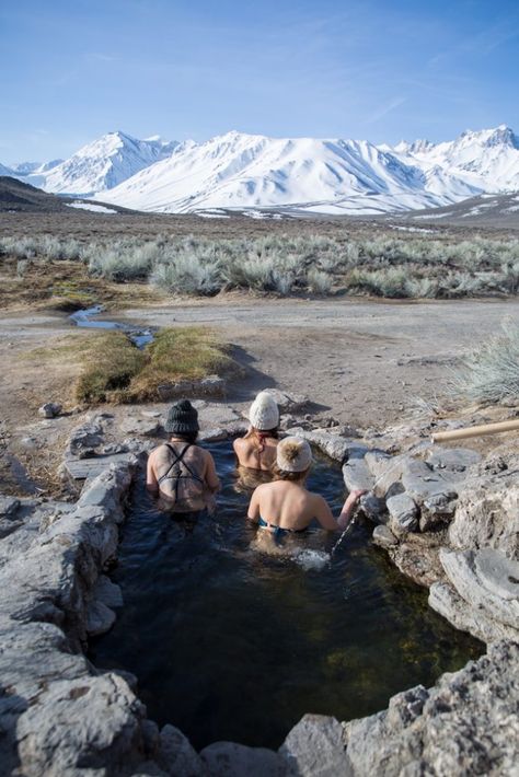 Finding Hot Springs in the Eastern Sierra Mountains - Elite Jetsetter Eastern Sierras, Sierra Mountains, Traveling Ideas, California Hikes, Nevada Mountains, Travel Oklahoma, Sierra Nevada Mountains, Mammoth Lakes, Travel Comfort