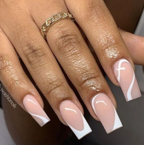 Neutral Nails No Design, 21st Birthday Nails Acrylic Short, Pink Outfit With Gold Jewelry, Full Set Ideas Nails, Abstract French Tip Nails Square, Nice Acrylic Nails Design, Detailed French Tip Nails, Birthday Nail Designs Short Square, Nail Inspo For Nail Tech