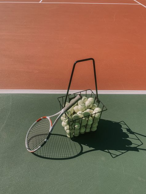 Cool Tennis Pictures, Vintage Tennis Photos, Pickleball Aesthetic Vintage, Retro Sports Aesthetic, Vintage Tennis Aesthetic, Tennis Club Aesthetic, Wimbledon Aesthetic, Tennis Moodboard, Tennis Court Aesthetic