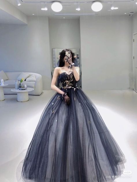 Korean Long Gown Dress, Korean Gown Prom, Korean Ball Gown, Prom Dress Korean, Debut Gowns, Debut Dresses, Looks Pinterest, Gowns Dresses Elegant, 파티 드레스