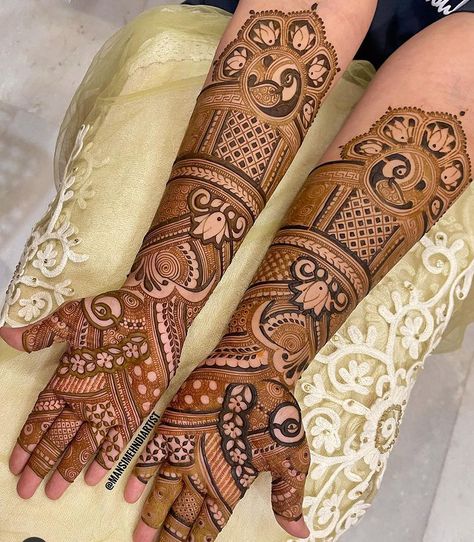 Heavy Mehandi Designs For Full Hands, Bridel Mehandi Full Hand Simple, Back Hand Full Mehndi Designs, Checks Mehndi Designs, Mehendi Designs For Front Hand, Heavy Mehndi Designs, Best Bridal Mehndi, Latest Mehndi Designs Wedding, Beautiful Simple Mehndi Design