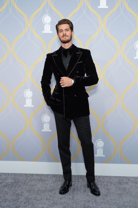 Black Velvet Suit, Cocktail Suit, Princess Diana Photos, Tom Ford Suit, Designer Suits For Men, Velvet Suit, Fashion Suits For Men, Tuxedo For Men, Andrew Garfield