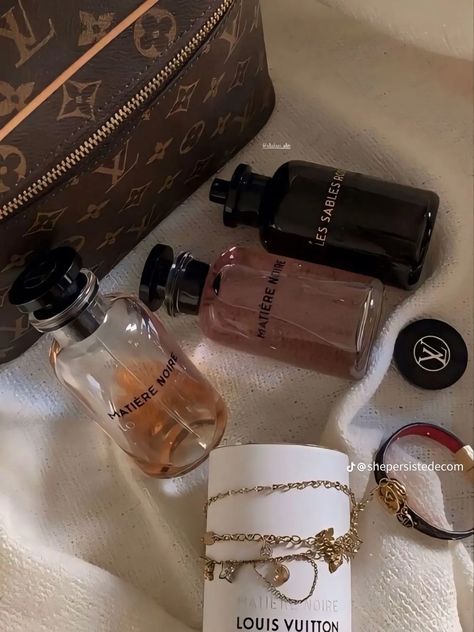 Louis Vuitton Perfume, Expensive Perfume, Fyp Aesthetic, Luxury Girl, Iphone Photo App, Perfume Scents, روتين العناية بالبشرة, Luxury Aesthetic, Luxury Makeup