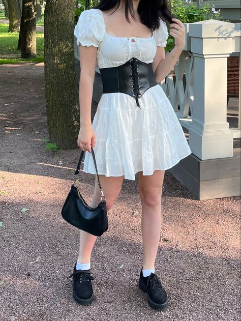 white dress Outfits Con Corset Blanco, Black And White Aesthetic Outfit, White Aesthetic Outfit, White Aesthetics, Black And White Aesthetic, Aesthetic Outfit, White Aesthetic, Elegant Dresses, Aesthetic Clothes