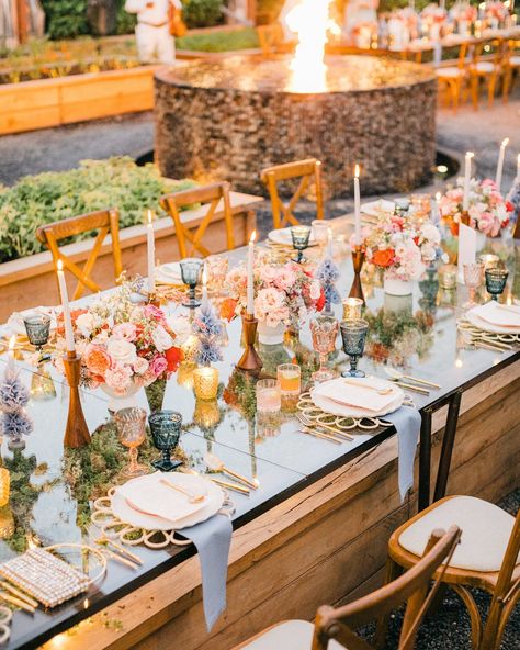 An elevated Mexican contemporary vibe was the inspiration behind this sophisticated yet laid-back rehearsal dinner for M&A at Rosewood Mayakoba. The event had a unique focus on modern Mexican handcrafted items and a curated food and drink selection made this luxury destination wedding weekend a one-of-a-kind experience. #rwmayakoba #rosewoodmayakoba . . . Photo: @alfonsofloreswp Venue: @rwmayakoba Planning & Design: @hugomartin_weddings Hotel Liaison: @pam_creatingmoments Florals: @lsalasflo... Elegant Mexican Wedding Table Decor, Centerpieces Mirror, Mexican Table Setting, Elegant Mexican Wedding, Mexican Beach Wedding, Rosewood Mayakoba, Destination Wedding Weekend, Mexico Beach Weddings, Mexican Inspired Wedding