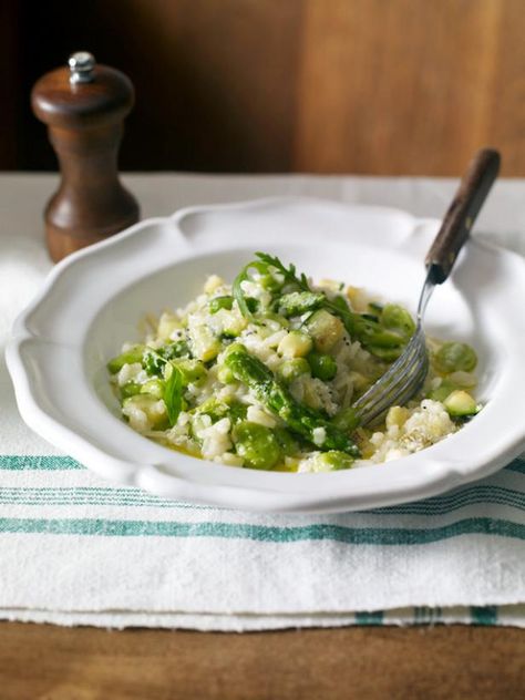 Get Risotto Primavera Recipe from Cooking Channel Risotto Primavera, Asparagus Risotto, How To Make Risotto, Tesco Real Food, Fava Beans, Risotto Recipes, Best Slow Cooker, Low Fodmap Recipes, Spring Vegetables