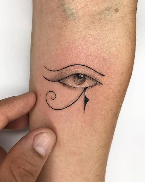 Rose And Butterfly Tattoo, Horus Tattoo, Egyptian Tattoo Sleeve, Witch Tattoo, Egyptian Tattoo, Discreet Tattoos, Eye Tattoo, Butterfly Tattoo, Infinity Tattoo