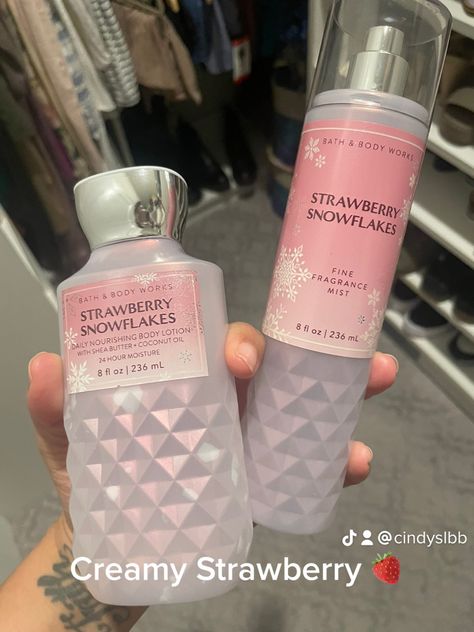 Strawberry Snowflakes Perfume, Strawberry Snowflake, Strawberry Snowflakes, Noriker Horse, Bath N Body Works, Bath And Body Work, Bath And Body Works Perfume, Body Smells, Smell Goods