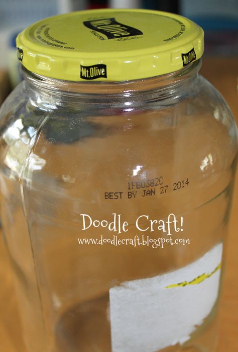 Doodle Craft...: Upcycled Pickle Jar and Cake Stand updo! Gallon Glass Jars Ideas, Pickle Jar Crafts Diy, Jar Upcycle, Pickle Jar Crafts, Lid Crafts, I Love Pickles, Recycle Items, Pickle Vodka, Ugly Things