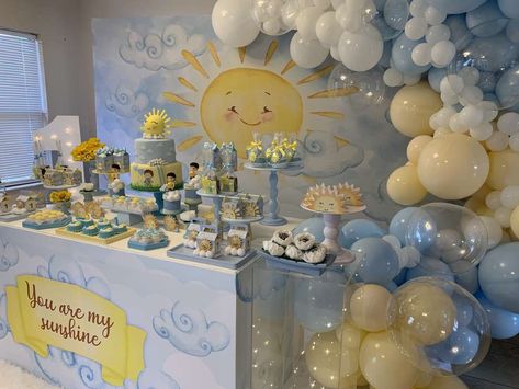 Benjamin’s sunshine | CatchMyParty.com Sunshine Birthday Party Ideas, Sunshine Birthday Party, Sunshine First Birthday, Sunshine Birthday Parties, Birthday Backdrops, Boys First Birthday Party Ideas, Sunshine Baby Showers, First Birthday Party Decorations, Sunshine Birthday