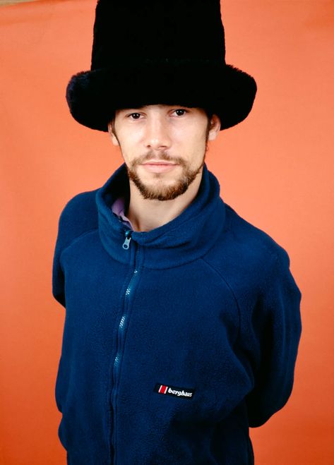 How to Dress for the Virtual Insanity of 2021? Jay Kay’s 1996 Music Video Get-Up Is My Reference | Vogue Jamiroquai Virtual Insanity, Jonathan Glazer, Virtual Insanity, Jay Kay, Learn Singing, Acid Jazz, Space Cowboy, Red High Heels, Jazz Band