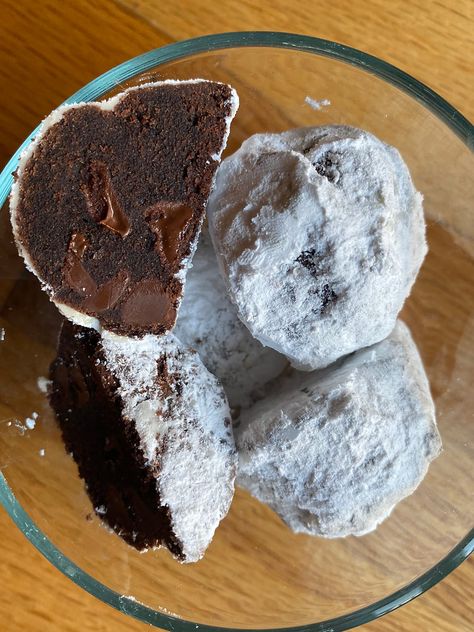 Double chocolate snowball cookies Chocolate Snowball Cookies, Classic Snowball Cookies, Chocolate Snowballs, Fair Foods, Holiday Baking List, Baking List, Snowball Cookies, My Recipes, Fair Food Recipes