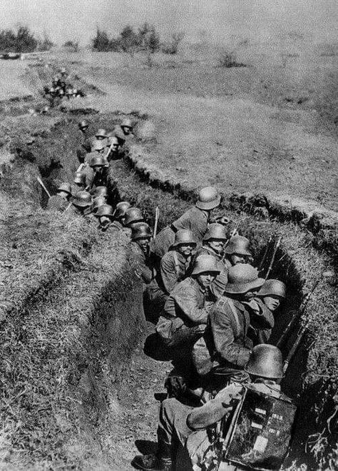 Lode A Dio, Ww1 Photos, German Army, Military History, World History, First World, Soldier, Vietnam, Black And White