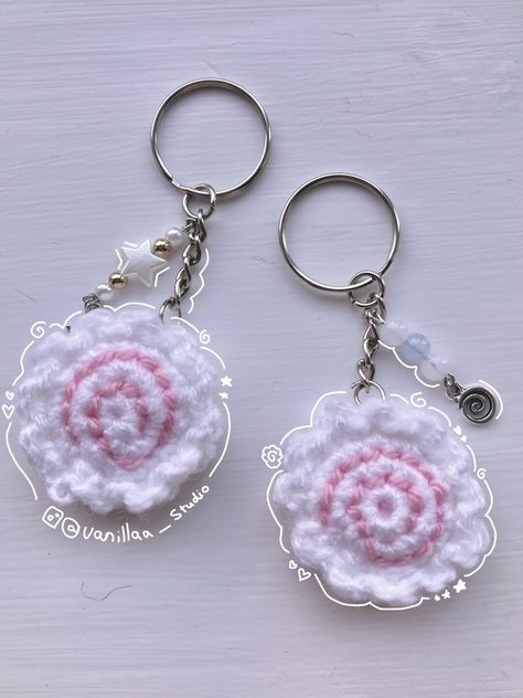 Japanese Keychain, Crochet Japanese, Keyring Crochet, Crochet Fish, Japanese Fish, Fish Cake, Crochet Keychain, Diy Crochet Projects, Crochet Gifts