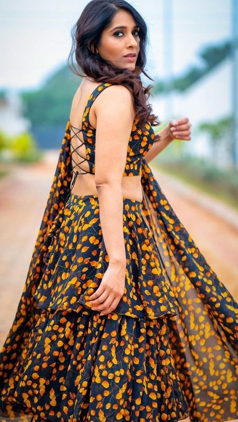 Rashmi Gautam, Indian Actress Hot Pics, Beautiful Smile Women, Paper Texture, Actresses, Beauty