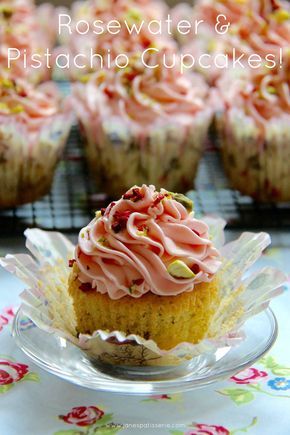 Rose Pistachio, Pistachio Cupcakes, Janes Patisserie, Pistachio Recipes, Green Cupcakes, Rose Recipes, Pretty Cupcakes, Pistachio Cake, Savoury Cake