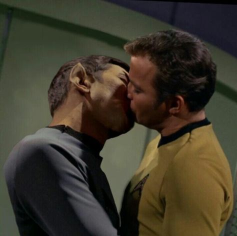 Spirk Spock X Kirk, Kirk Spock, Spock And Kirk, Star Trek Spock, Star Trek Series, Star Trek Images, Star Trek Art, Star Trek Tos, The Final Frontier