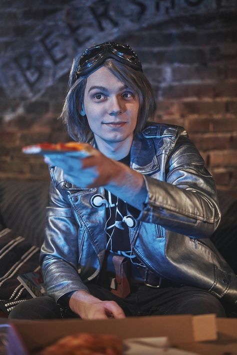 X-men - Quicksilver Cosplay X Men Quicksilver, Ralph Bohner, Quicksilver Cosplay, Anime Collaboration, Quicksilver Xmen, X-men Wallpaper, Quicksilver Marvel, Xmen Cosplay, Peter Maximoff