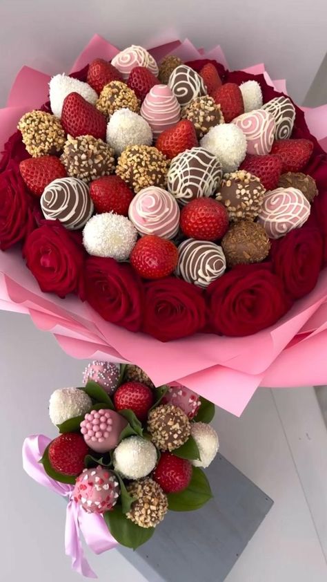 Chocolate Strawberries Bouquet, Valentine Chocolate Covered Strawberries, Edible Fruit Arrangements, Valentine Strawberries, Chocolate Covered Strawberry Recipe, Food Bouquet, Chocolate Covered Strawberries Bouquet, Edible Bouquets, Strawberry Gifts