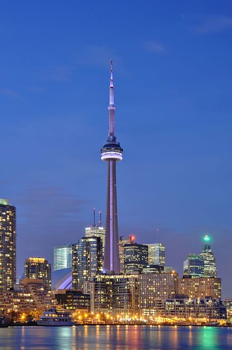 Toronto - ON - CN Tower bei Nacht2 Toronto Cn Tower, Trip Photography, Hockey Hall Of Fame, Canada Trip, Canada Photography, Toronto Travel, Toronto City, Toronto Ontario Canada, Downtown Toronto