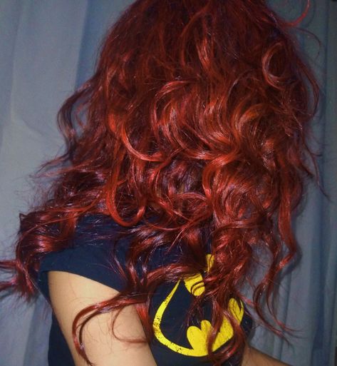 Deep Red Hair Natural, Bright Spring Red Hair, Washed Out Red Hair, Dyed Red Hair Aesthetic, Orangish Red Hair, Long Red Hair Aesthetic, Red Curly Hair Aesthetic, Curly Red Hair Aesthetic, Y2k Red Hair