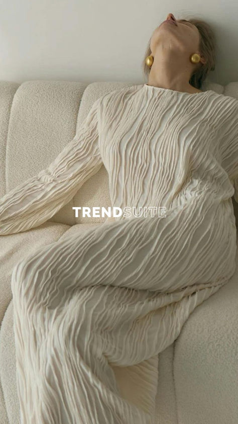 Get your blueprint for seasonal innovation: Autumn Winter 2025-26 Women’s Key Print and Pattern Fashion Trends.  #AW25 #autumninter2025 #2025 #2026 #trend #moodboard #trending #trendanalysis #fashion #trendforecaster #inspiration #AW25trends #trends #fall2025 #wgsn #fashiontrends #fashionweek #fashiondesign #fashiondesigner #womenstrends #vogue #2025fashiontrends #fashioninspiration #womenswear trends #fashiontrends #printtrends #premierevision #fashioninsights #colourtrends Trend Moodboard, Fashion Trend Book, Colour Fashion, Colour Trend, Print And Pattern, Fashion Trend Forecast, Trend Forecast, Menswear Trends, Color Forecasting