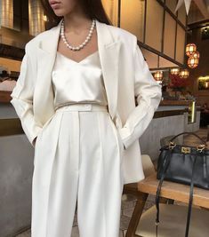 vibes on Pinterest White Look, Quoi Porter, Instagram White, Woman Suit Fashion, Neue Outfits, Winter Trends, Mode Inspo, 가을 패션, Fancy Outfits