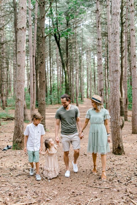 Woodland Family Lifestyle Session | Family Photo Wardrobe | Michigan Family Photographer Family Photos In The Woods Outfits, Family Mountain Photoshoot Outfits, Family Photos Mountains Summer, Forest Family Photoshoot Summer, Family Photos Late Summer, Maine Family Photos, Family Photos In Forest, Summer Mountain Family Photos, Woodland Family Photoshoot