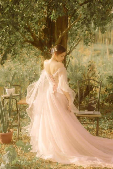 18th Debut Ideas, Debut Theme Ideas, Cottagecore Photoshoot, Pre Debut Photoshoot, Debut Theme, Ethereal Photography, Fairytale Photoshoot, Debut Photoshoot, Fairy Photoshoot