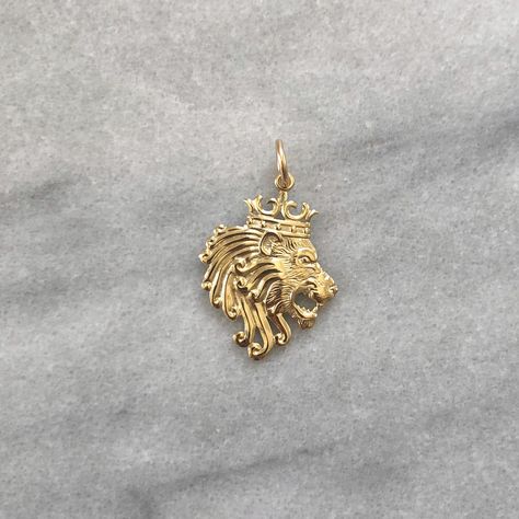 Lion Crown, Lion Head Necklace, Leo Necklace, Africa Necklace, Lion Charm, Lion Jewelry, Crown Pendant, Lion Necklace, Lion Pendant