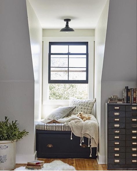 Narrow Window Seat, Dormer Window Nook, Small Window Seat Ideas, Dormer Window Seat, Upstairs Decor, Small Window Seat, Dormer Bedroom, Alcove Ideas, Dormer Window