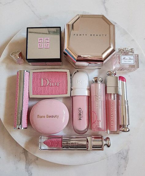 Dior lipoil, Dior lipstick, Dior blush, Dior backstage, Dior makeup, Fragrance collection, Pinterest inspiration, coquette, pink aesthetic
#dioraddict #diorbeauty #Dior #diormakeup #DiorBeautyLovers #DiorLipstick #diorlipmaximizer #MakeupMess #Makeup #minimalmakeup #MakeupFavorites #howtobeauty #beautybloggers #beautylovers #aesthetistt Preppy Makeup, Flatlay Makeup, Dior Lip Glow, Makeup Bag Essentials, Eye Makeup Designs, Makeup Needs, Fancy Makeup, Dior Makeup, Makeup Eye Looks