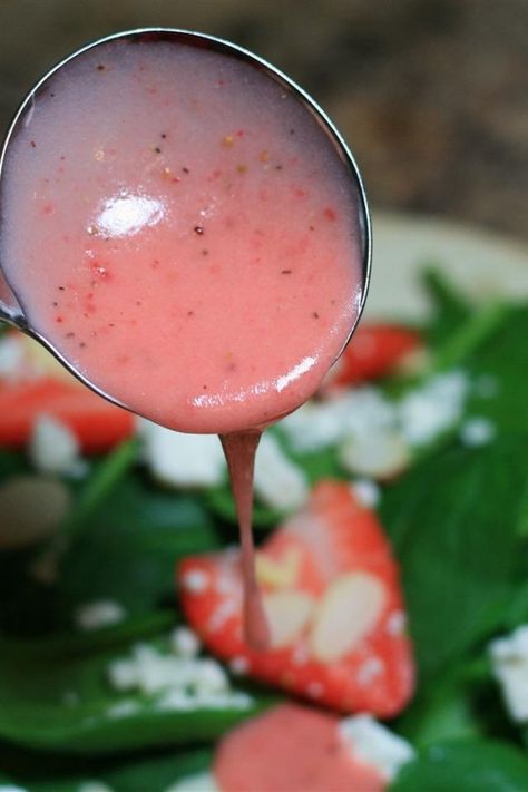 Vinaigrette Recipes Easy, Strawberry Vinaigrette, Delicious Salad Dressings, Vinaigrette Recipe, Salad Dressing Recipes Homemade, Vinaigrette Recipes, Weight Watchers Desserts, Homemade Salads, Strawberry Salad