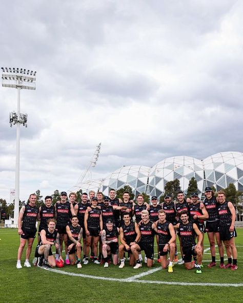 Collingwood Football Club on Instagram: "Some new and old faces in today for our first session back 🖤🤍" Nick Daicos, Collingwood Football Club, Old Faces, Clubbing Aesthetic, 2024 Vision, Football Club, Room Inspo, Rugby, Football