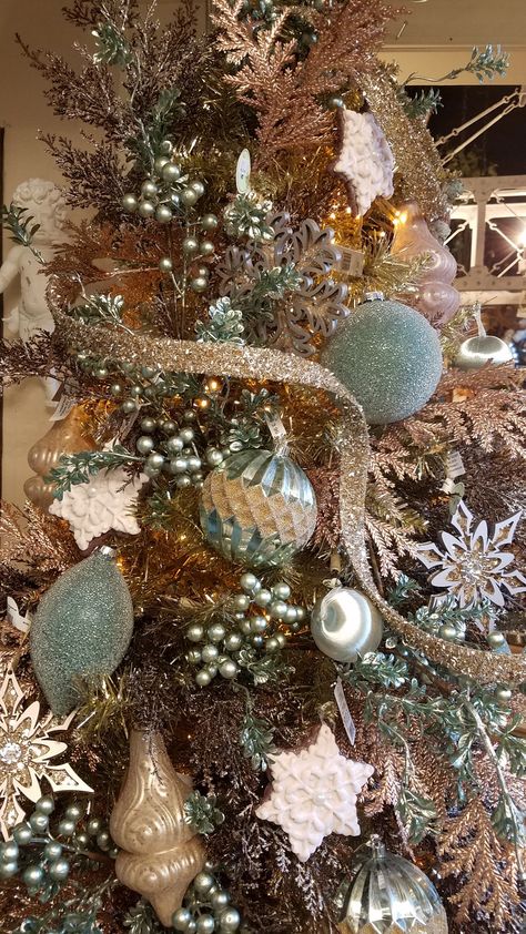 Glam Green Christmas Tree, Sage Christmas Tree Decorations, Teal And Champagne Christmas Tree, Christmas Green Tree Ideas, Gold And Turquoise Christmas Tree, Top Of Armoire Decor, Copper Christmas Tree Color Schemes, Rustic Glam Christmas Tree, Copper Christmas Decor