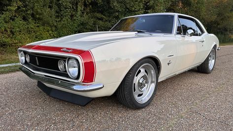 At Vicari's Upcoming Biloxi Fall, 2024 Auction, is Lot:S546 – a 1967 CHEVROLET CAMARO – Body:2D Exterior:WHITE  Interior:RED LEATHER Transmission:AUTOMATIC AUTOMATIC  Engine:383 Chevrolet Camaro 1967, 1967 Chevrolet Camaro, Camaro For Sale, 17 Inch Wheels, Car Auctions, White Interior, Chevrolet Camaro, Fall 2024, Red Leather